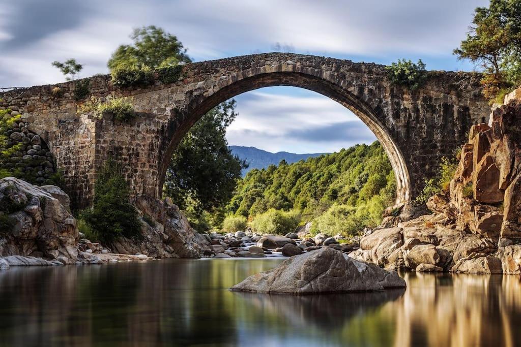 Casa Rural En Candeleda Con Piscina Y Un Maravilloso Jardin Exterior foto