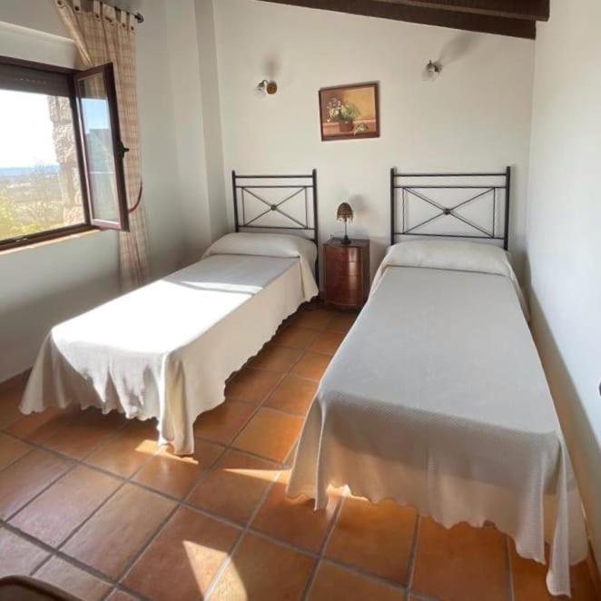 Casa Rural En Candeleda Con Piscina Y Un Maravilloso Jardin Exterior foto